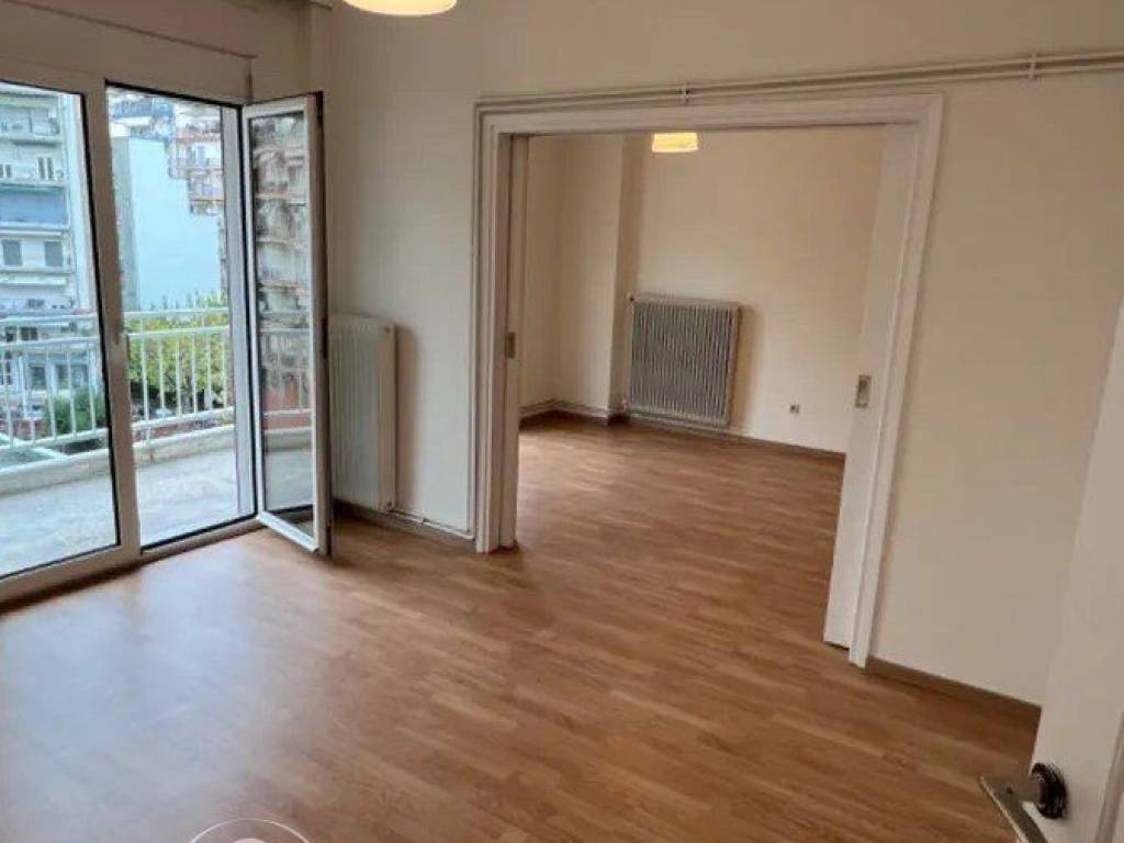 Forumland Real Estate, Σαλόνι