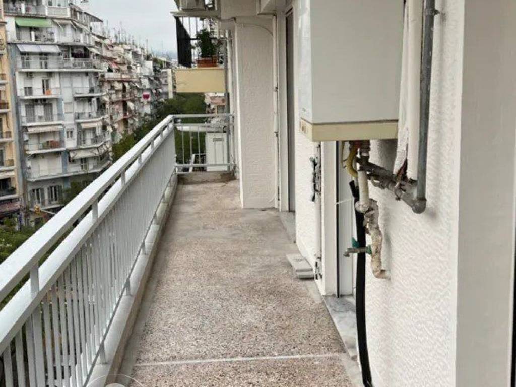 Forumland Real Estate, Βεράντες