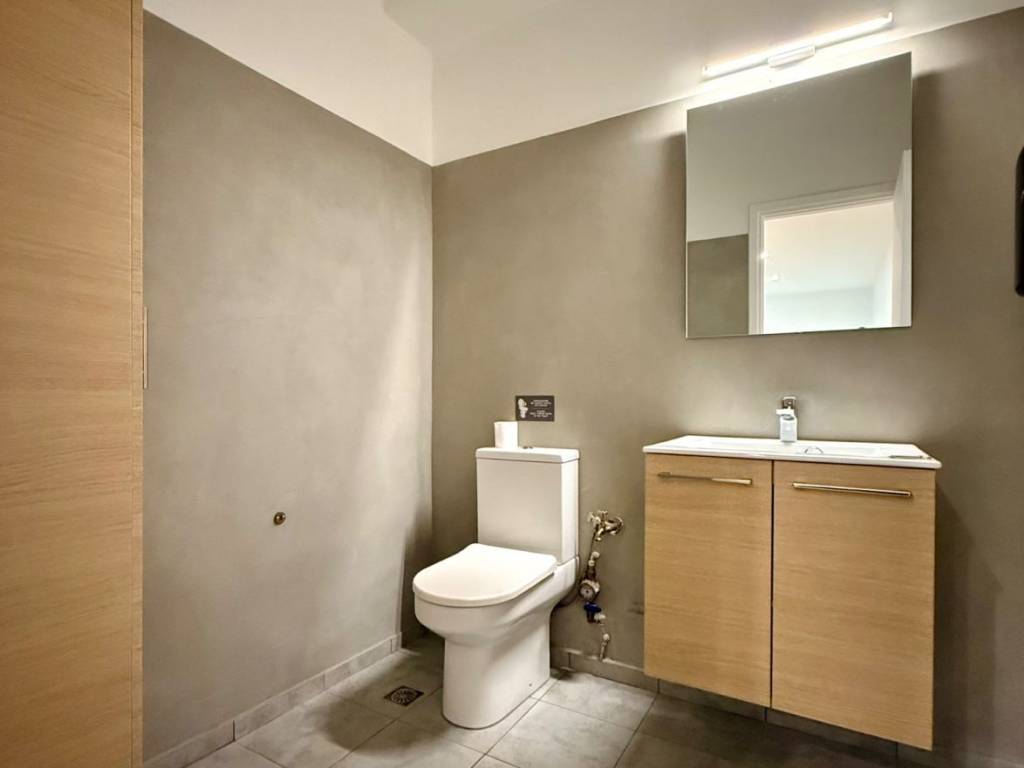 center_commercial_office_for_rent