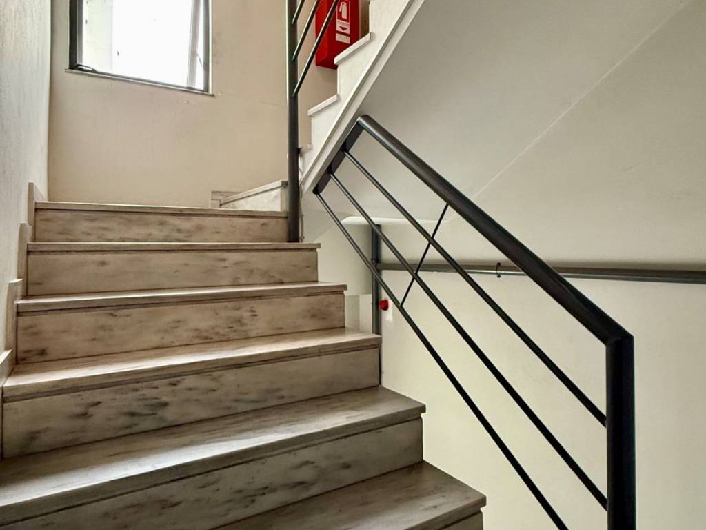 center_commercial_office_for_rent