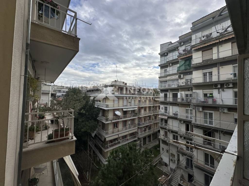 Θέα από μπαλκόνι