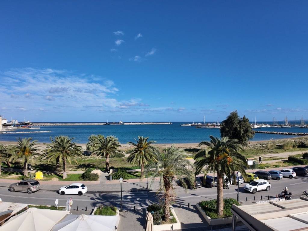 Parathalassia katoikia pros polese sten Palia Pole Rethymnoy