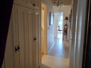 Forumland Real Estate, Διάδρομος