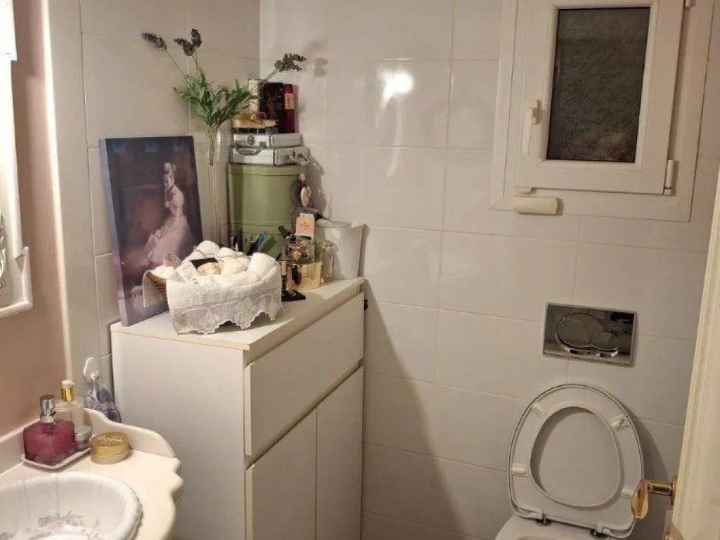 Forumland Real Estate, Μπάνιο