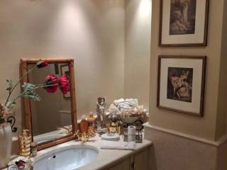 Forumland Real Estate, Μπάνιο