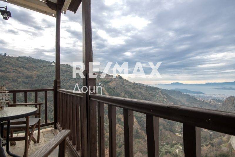 Θέα από μπαλκόνι