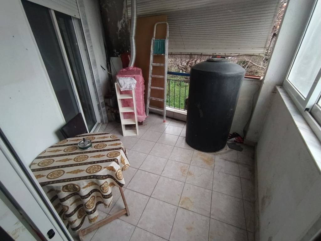 ANYPLACE MESITIKES YPERESIES