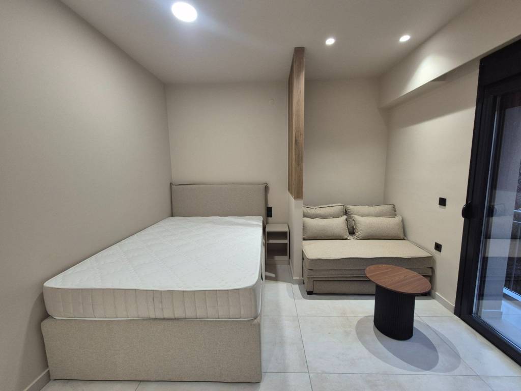 ΕΝΙΑΙΟΣ ΧΩΡΟΣ ΣΑΛΟΝΙ- ΥΠΝΟΔΩΜΑΤΙΟ