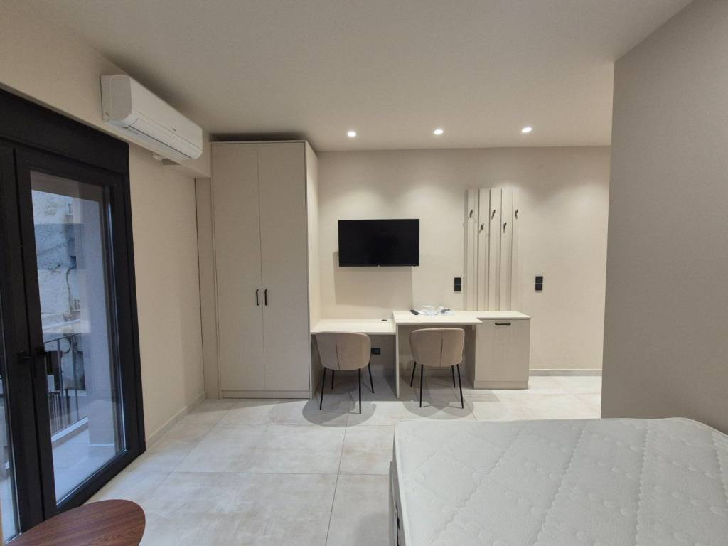 ΕΝΙΑΙΟΣ ΧΩΡΟΣ ΣΑΛΟΝΙ- ΥΠΝΟΔΩΜΑΤΙΟ