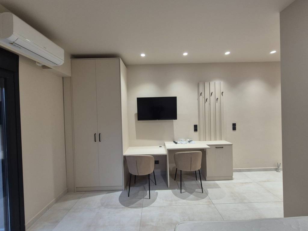 ΕΝΙΑΙΟΣ ΧΩΡΟΣ ΣΑΛΟΝΙ- ΥΠΝΟΔΩΜΑΤΙΟ