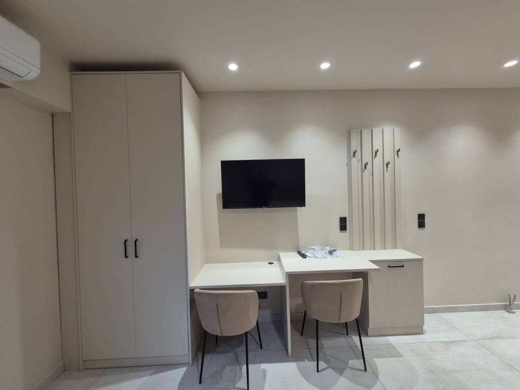 ΕΝΙΑΙΟΣ ΧΩΡΟΣ ΣΑΛΟΝΙ- ΥΠΝΟΔΩΜΑΤΙΟ