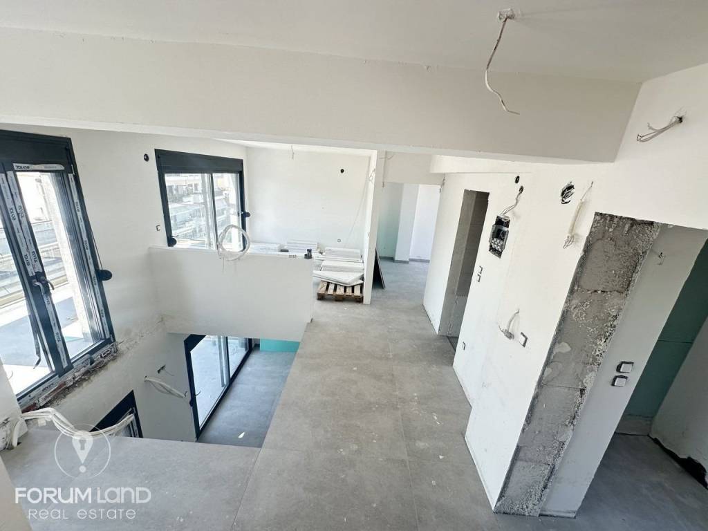 Forumland Real Estate, 6ος όροφος