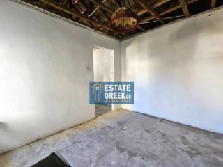 ★ Σε ανοκτωσιά ★ Με αποθήκη 6τμ ★ Χρήζει γενικής ανακαίνισης ★ 