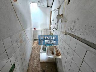 ★ Σε ανοκτωσιά ★ Με αποθήκη 6τμ ★ Χρήζει γενικής ανακαίνισης ★ 