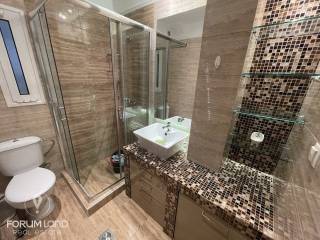 Forumland Real Estate, Μπάνιο με μπανιέρα