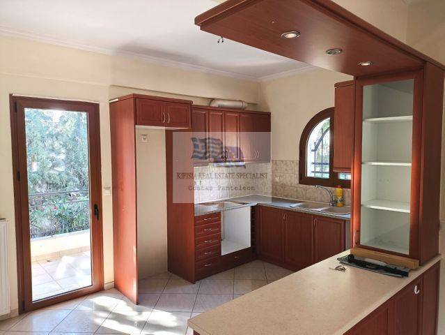 OPEN PLAN KITCHEN