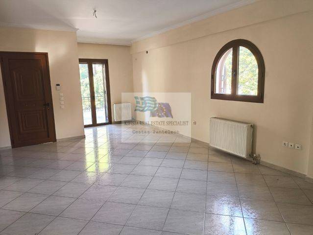 LIVING ROOM - ENTRANCE