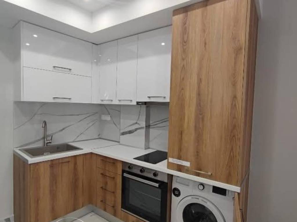 Forumland Real Estate, Studio