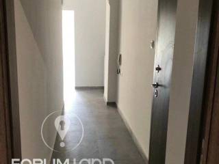 Forumland Real Estate, Διάδρομος