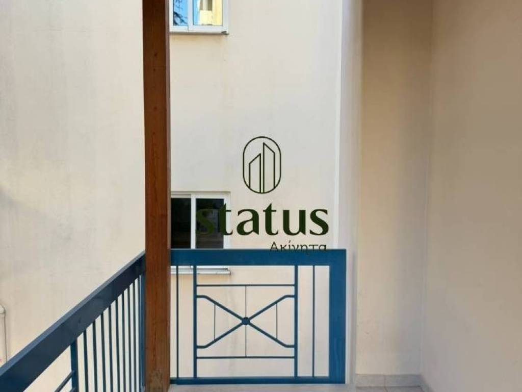 Μπαλκονάκι κύριας εισόδου