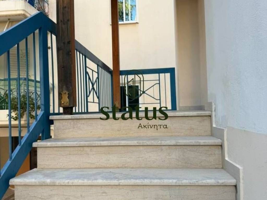 Σκαλοπατάκια εισόδου