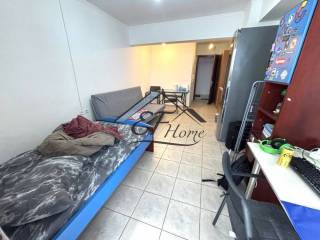 Ενιαίος χώρος σαλόνι-υπνοδωμάτιο