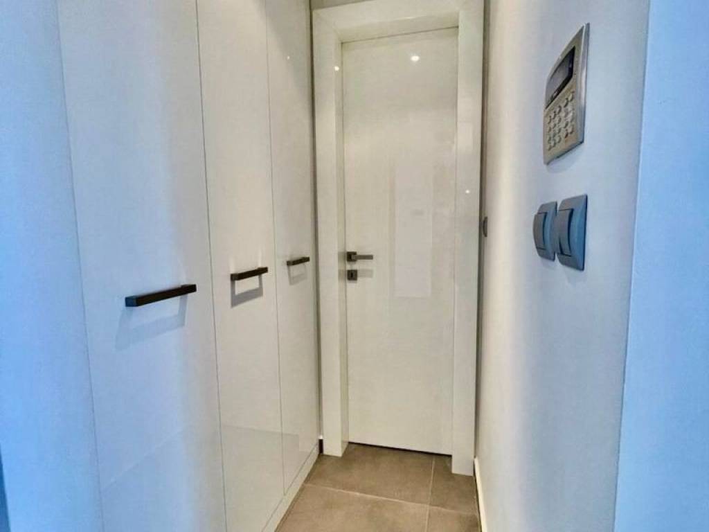 ANYPLACE MESITIKES YPERESIES