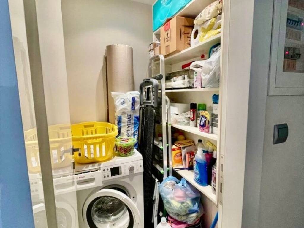 ANYPLACE MESITIKES YPERESIES