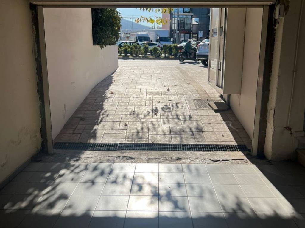 1 θέση υπόγειο parking