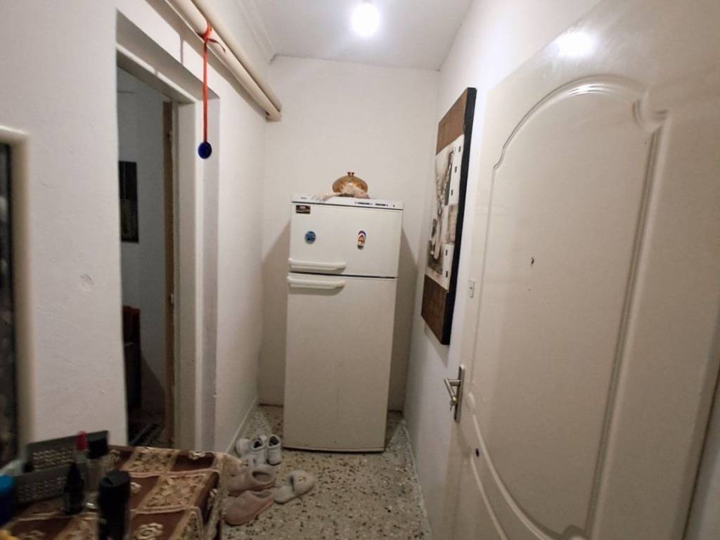 ΧΩΛ ΕΙΣΟΔΟΥ ΚΑΙ ΔΙΠΛΑ ΤΟ ΜΠΑΝΙΟ