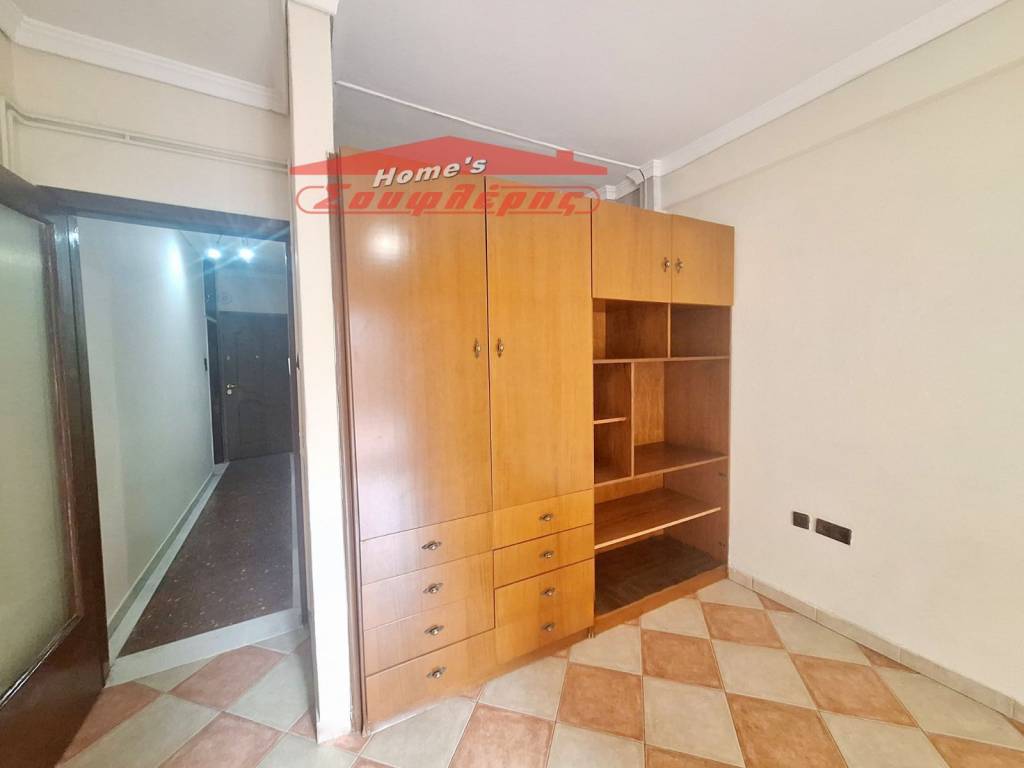 ΜΕΓΑΛΗ ΕΝΤΟΙΧΙΣΜΕΝΗ ΝΤΟΥΛΑΠΑ