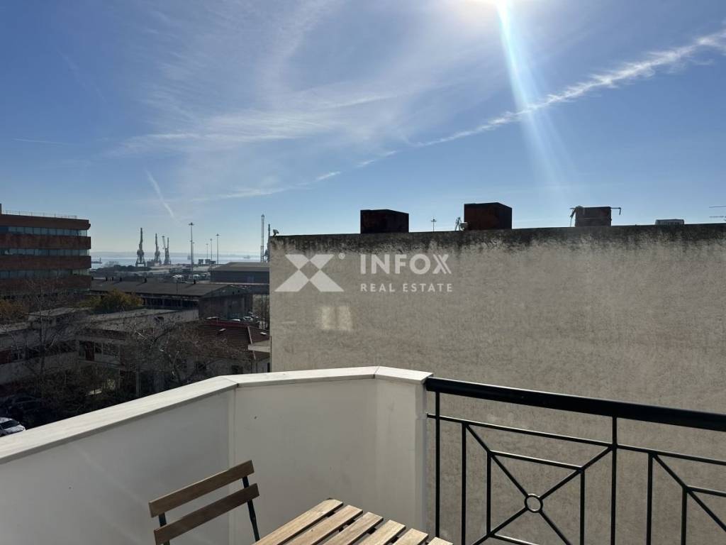 Θέα από μπαλκόνι