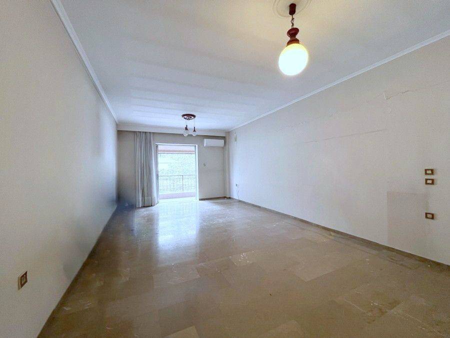 Το καθιστικό από το 3ο δωμάτιο.