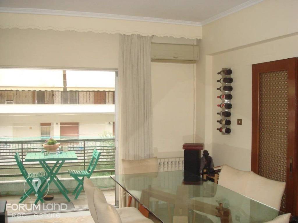 Forumland Real Estate, Τραπεζαρία