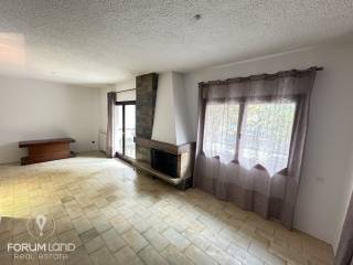 Forumland Real Estate, Σαλόνι με τζάκι