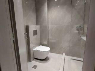 Forumland Real Estate, Μπάνιο