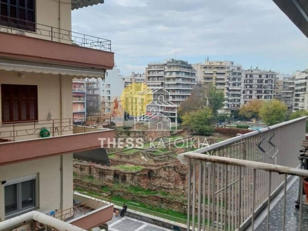 Θέα από μπαλκόνι