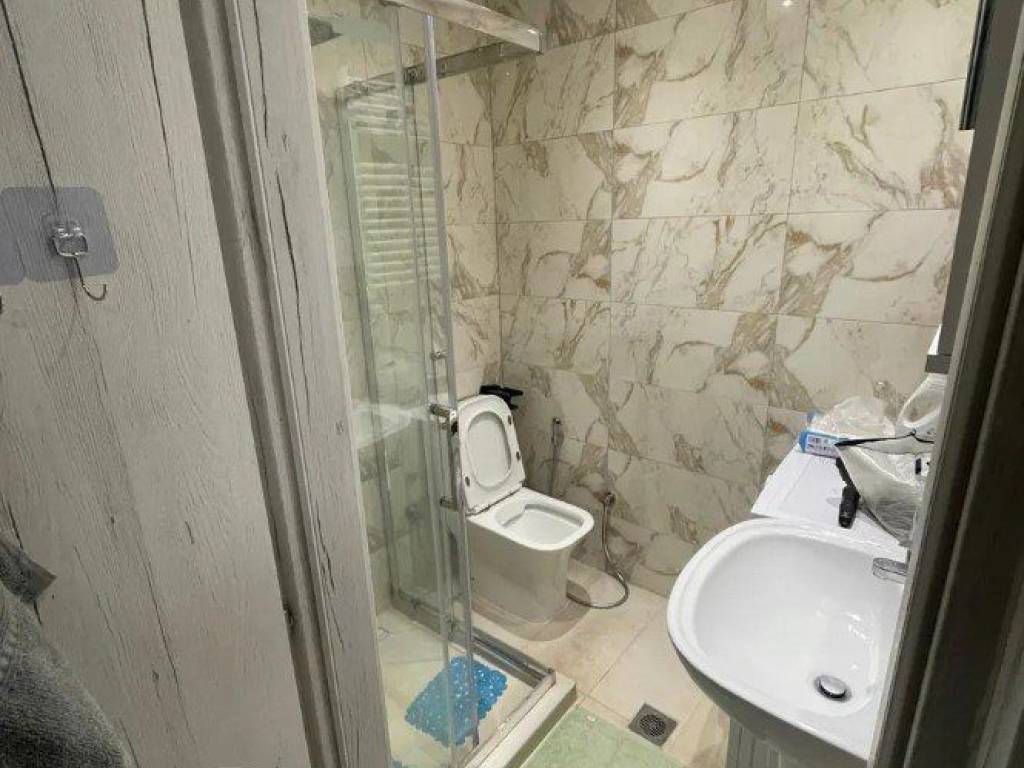 Forumland Real Estate, Μπάνιο