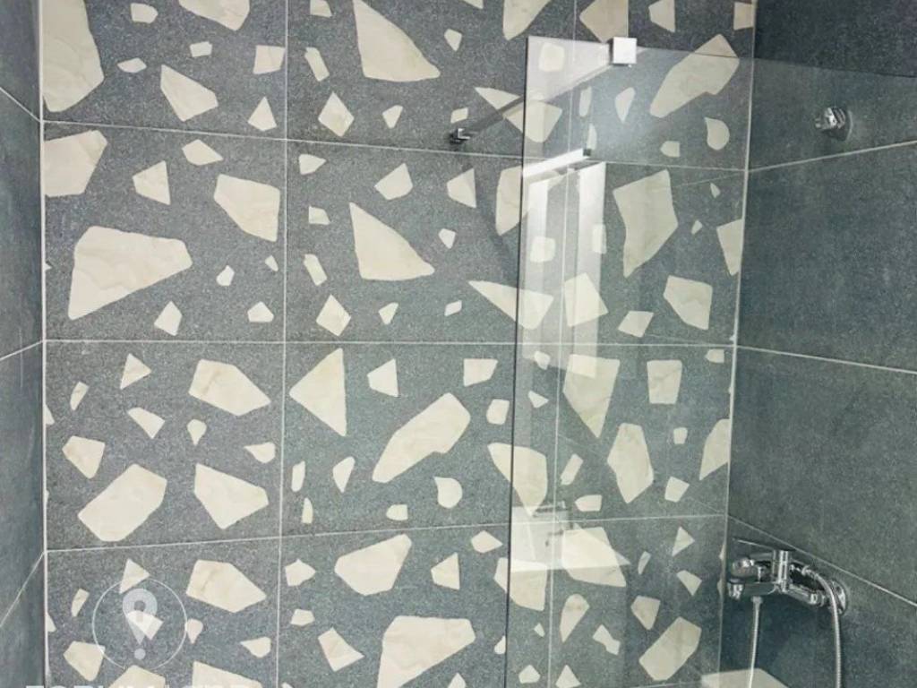 Forumland Real Estate, Μπάνιο