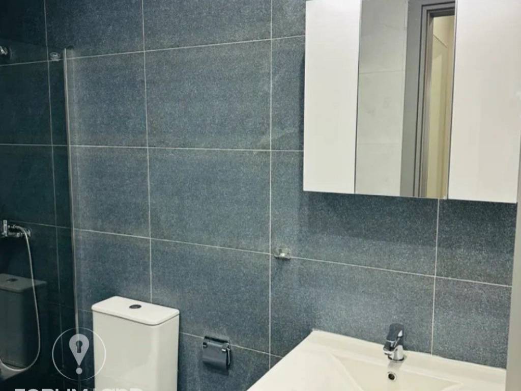 Forumland Real Estate, Μπάνιο