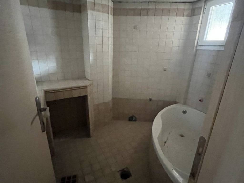 Forumland Real Estate, Μπάνιο