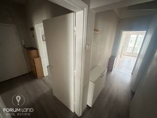 Forumland Real Estate, Σαλόνι