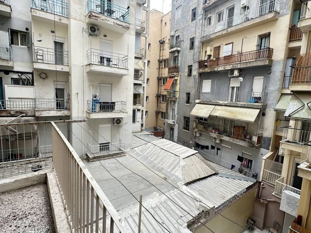 Forumland Real Estate, διαμπερές