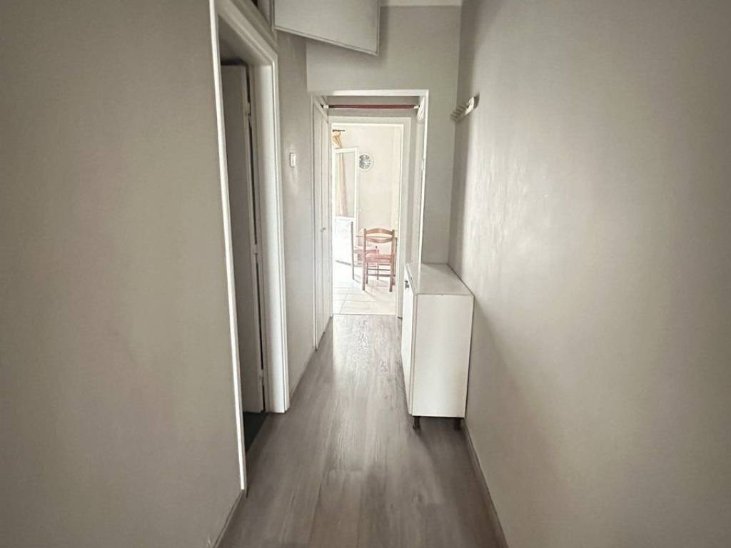 Forumland Real Estate, Διάδρομος