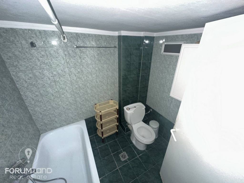 Forumland Real Estate, Μπάνιο