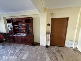 Forumland Real Estate, Είσοδος