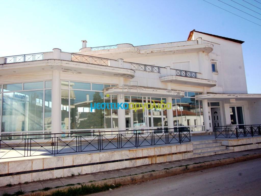 Εσωτερικοι χώροι