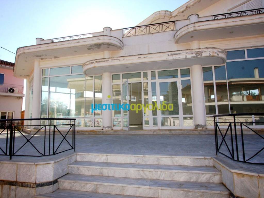 Εσωτερικοι χώροι