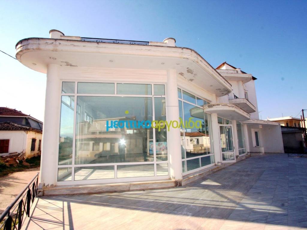 Εσωτερικοι χώροι