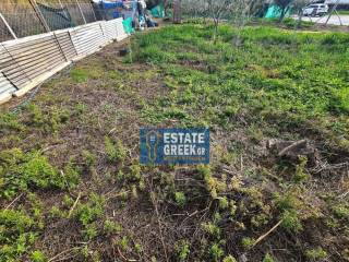 ★ Δεν κτίζει ★ Πρόσωπο σε ασφαλτόδρομο ★ 5μ από θάλασσα